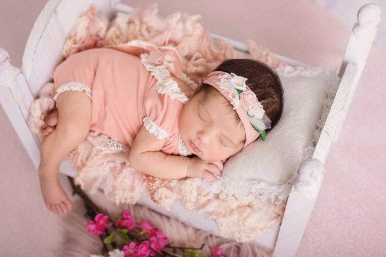 alba castillo photography Newborn 768x512